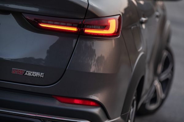 Detalhe da versão Limited Edition Powered by Abarth por Fiat/Divulgação