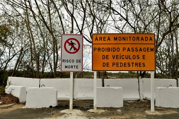 Em 2009 a ponte Getúlio Vargas desabou matando a manicure Devanir Farias de Souza, que caminhava no local  por Fernando Madeira