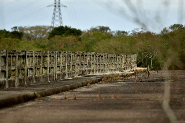 Em 2009 a ponte Getúlio Vargas desabou matando a manicure Devanir Farias de Souza, que caminhava no local  por Fernando Madeira