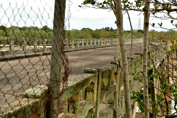 Em 2009 a ponte Getúlio Vargas desabou matando a manicure Devanir Farias de Souza, que caminhava no local 