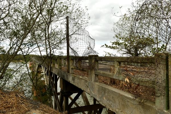 Em 2009 a ponte Getúlio Vargas desabou matando a manicure Devanir Farias de Souza, que caminhava no local  por Fernando Madeira