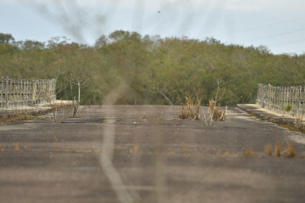 Em 2009 a ponte Getúlio Vargas desabou matando a manicure Devanir Farias de Souza, que caminhava no local  por Fernando Madeira