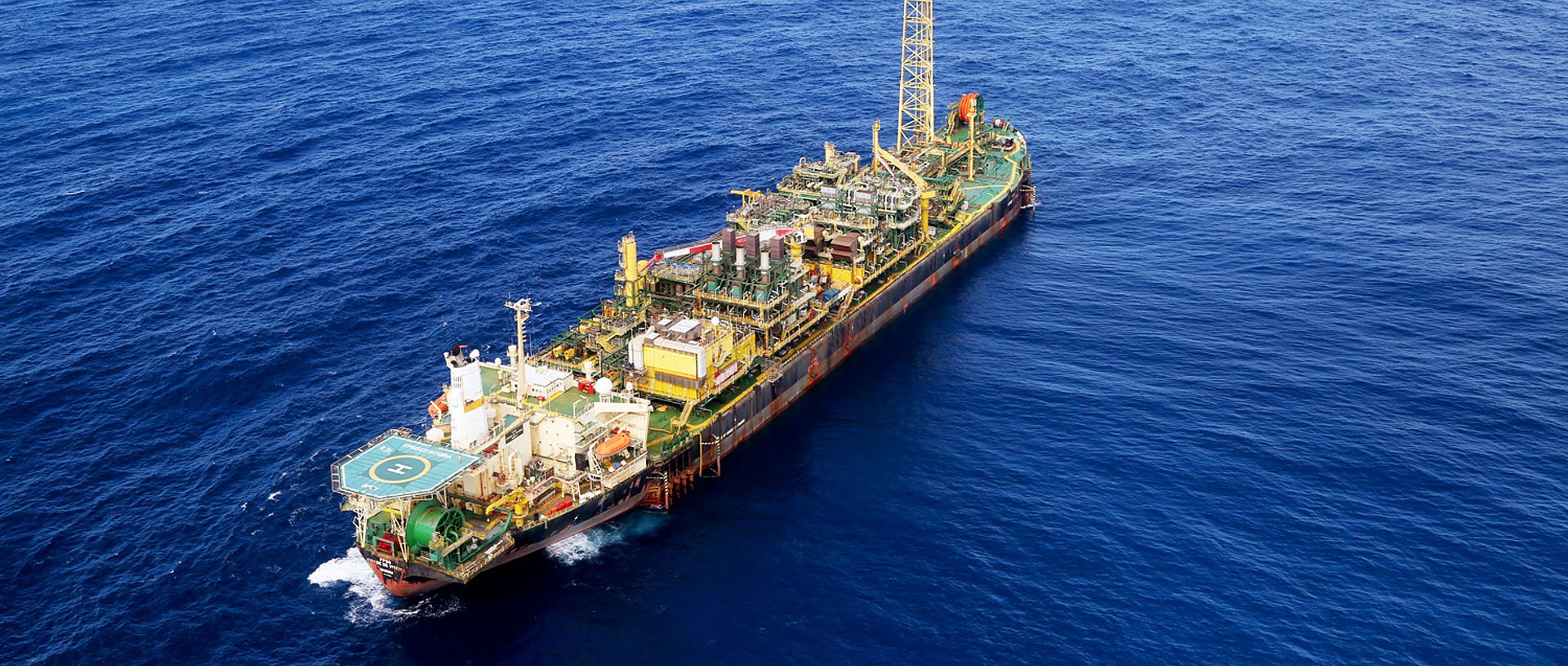 A fiscalização com interdição e notificação do FPSO Cidade de Vitória foi realizada pela Agência Nacional de Petróleo (ANP); entre os problemas encontrados, está o risco de vazamento de gases perigosos