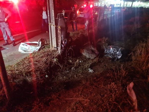 O acidente foi entre um carro e uma moto na tarde desta sexta-feira (16), na ES 164, em Cachoeiro de Itapemirim  por Divulgação \ PM