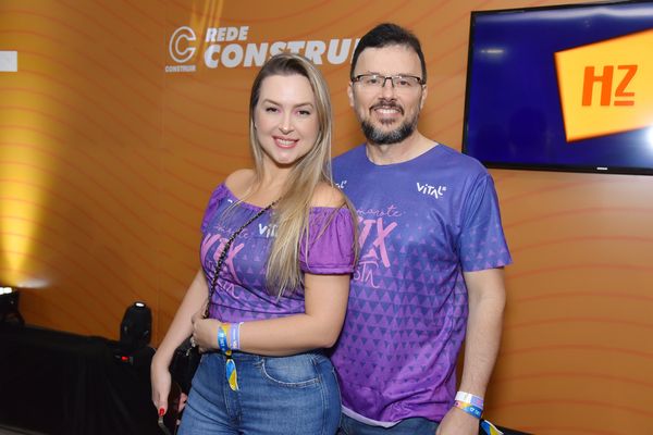 Alex Kill, presidente da Rede Construir, e esposa