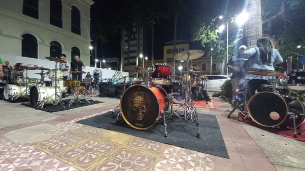 O evento tem o intuito de celebrar o Dia do Baterista, que é nesta terça-feira (20) por Alice Sousa