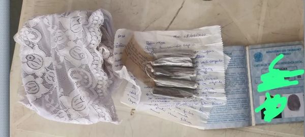 Mulheres são presas ao tentar entrar com droga no sutiã em penitenciária