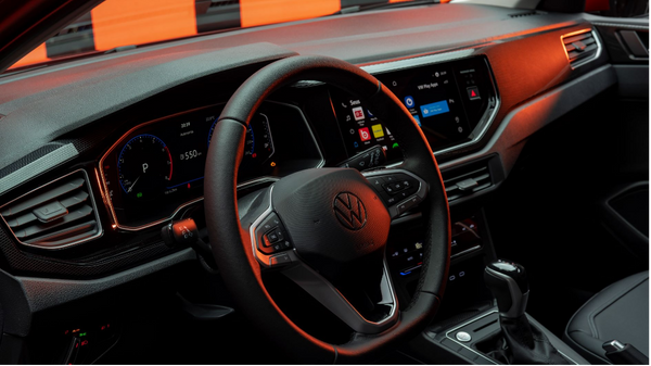 Volkswagen Polo chega de cara nova com motor turbo e mais conectado