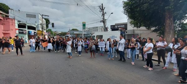 Manifestantes bloqueiam entrada da ponte por Alessandro Bacheti