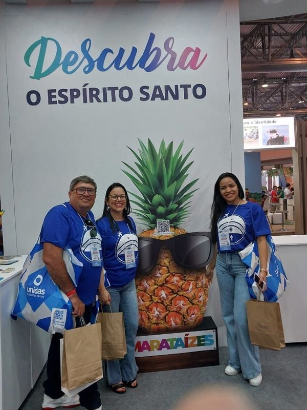 Abacaxi de Marataízes faz sucesso em feira de turismo no Recife por Gustavo Cheluje