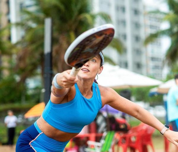 Camila Bonesi, atleta capixaba de beach tennis