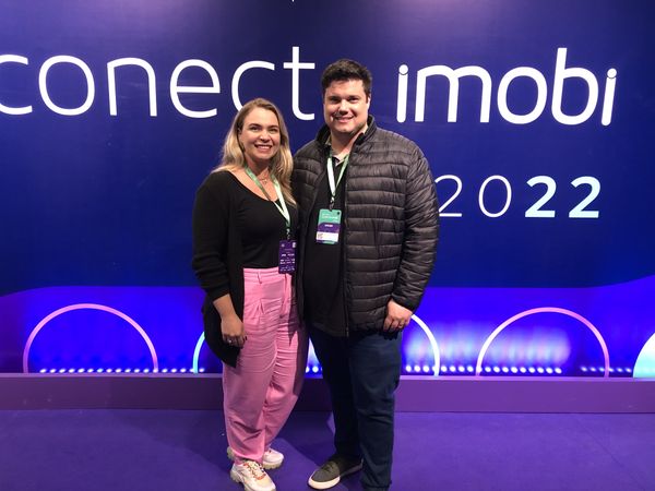 Nathália Benetti e Marlon Vicentini, da Select Imobiliária, que atua em Colatina, foram conferir as novidades no Conecta Imobi por Flávia Martins