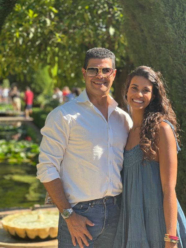 Dorion Soares e a filha Yohana, em Granada