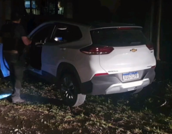 Organização criminosa tinha dois carros considerados de luxo por Divulgação | Polícia Civil