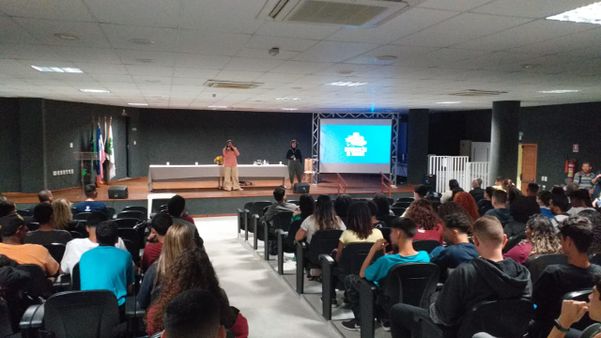 Oficina do Informação de Verdade no Ifes de Cariacica por Ifes Cariacica/Divulgação