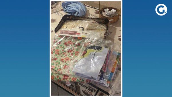 Panos de prato comprados por vítimas com os suspeito que se passaram por vendedores