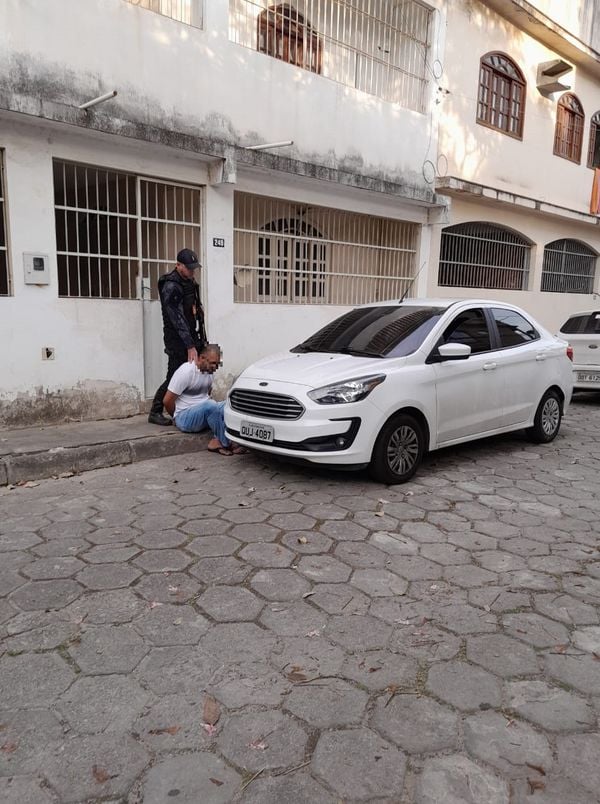 Imagens mostram momento em que o suspeito do crime em Marechal Floriano foi preso por Polícia Civil