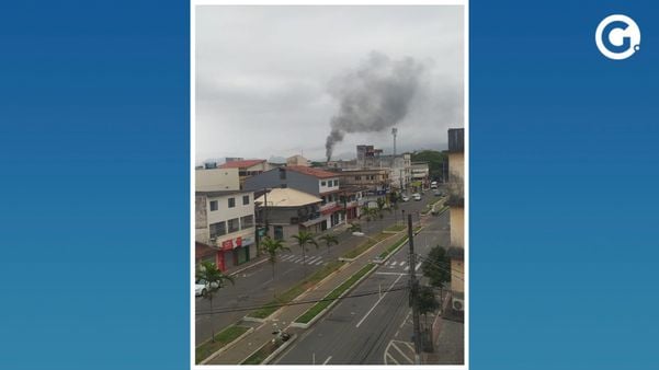 Coluna de fumaça de incêndio em casa no bairro Maria Ortiz, em Vitória, podia ser vista de longe na manhã deste domingo (25)