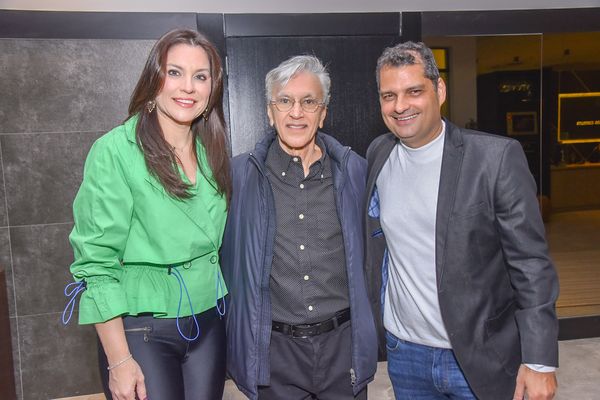 Débora Veronez, Caetano Veloso e Patrick Ribeiro