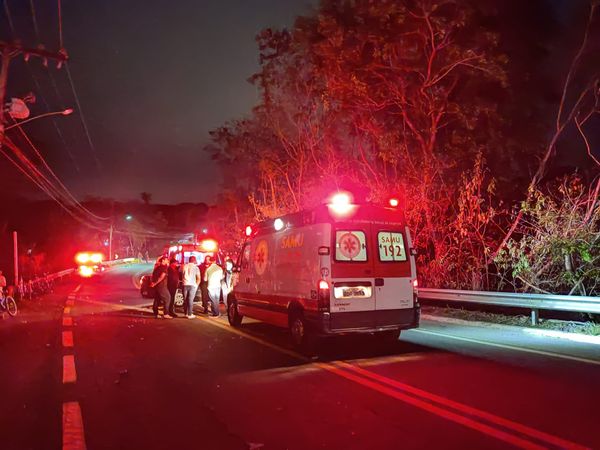 Carros batem de frente e acidente deixa quatro pessoas feridas em Anchieta por Jonas Pereira 