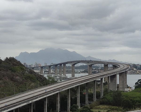 Terceira Ponte está interditada nos dois sentidos