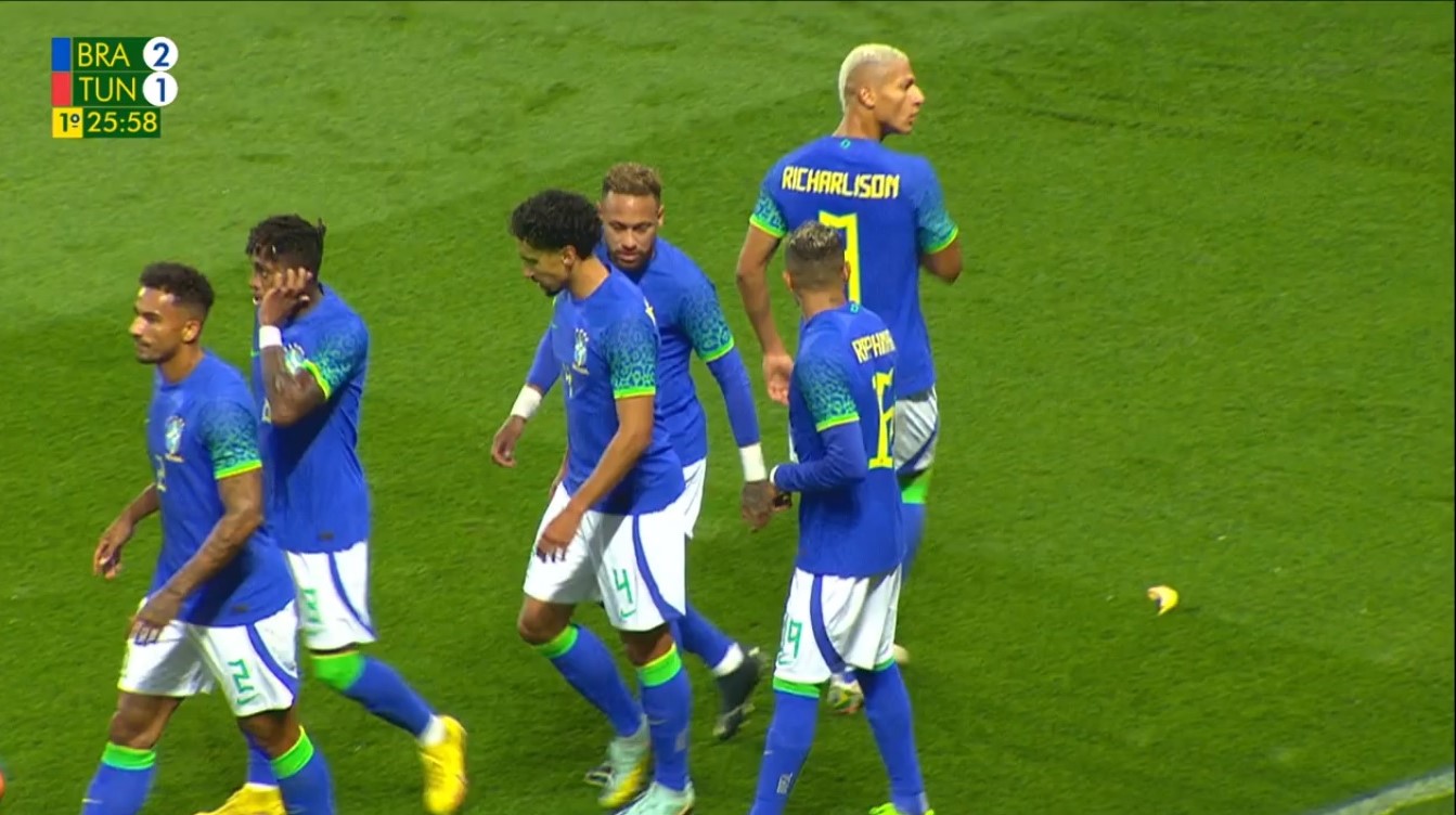 Caso aconteceu enquanto os jogadores do Brasil comemoravam o segundo gol da seleção no amistoso de hoje (27)