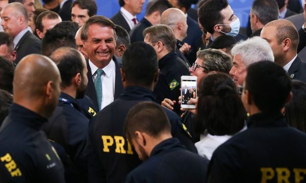 O presidente Jair Bolsonaro (PL) em evento com a PRF (Polícia Rodoviária Federal) no Palácio do Planalto