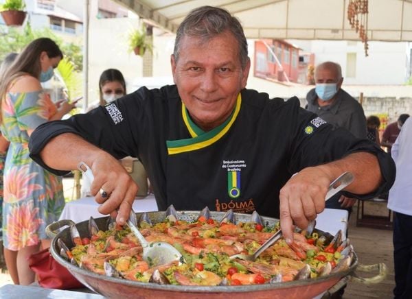O chef Gilson Surragem é um dos participantes do Festival Capixaba de Frutos do Mar, em Iriri