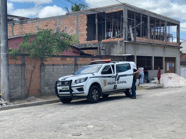 Polícia Civil esteve na casa do prefeito nesta manhã para colher informações