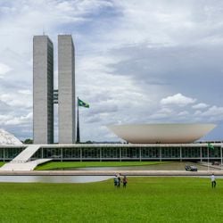 Fevereiro começa com 208 editais disponíveis em todo o país; salários chegam a R$ 47 mil e há chances para todos os níveis de escolaridade