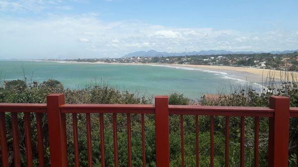 A vista do mirante na Igreja Nossa Senhora dos Navegantes, em Ponta da Fruta, Vila Velha