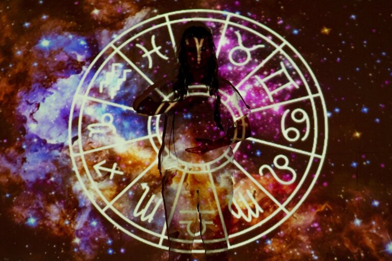 Horóscopo mensal: as previsões para os signos em outubro de 2022
