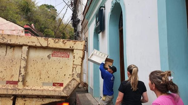Assalto Santa Leopoldina por Carlos Alberto Silva