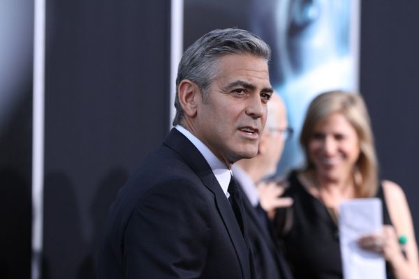 Brad Pitt disse que considera George Clooney o homem mais bonito