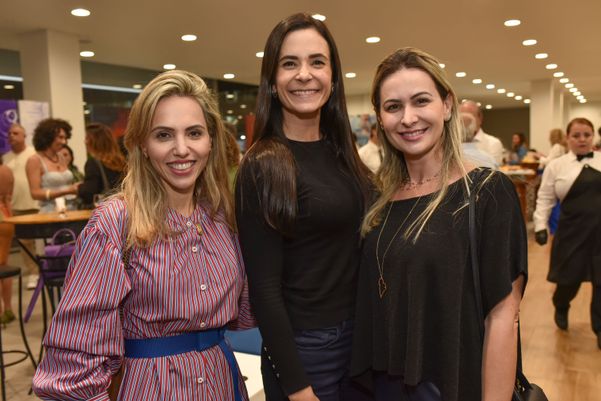 Carol Aon,  Livia Moraes e Erika Finamore
