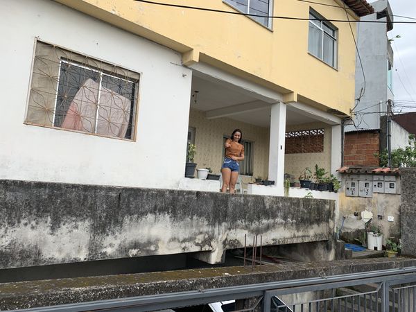 Apoiadora acena para Casagrande por João Vitor Castro