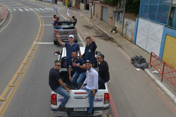 Casagrande e Ferraço fazem carreata em bairros de vitória no último dia da campanha por Helio Filho/Assessoria