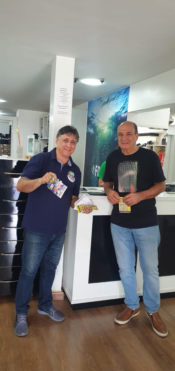 Claudio Paiva panfletando nas cidades de Cachoeiro, Marataízes e Guarapari por Reprodução