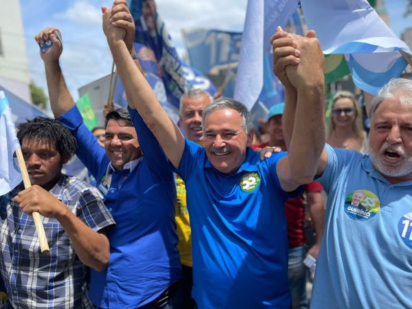 Encontro com grupo de apoiadores por Reprodução