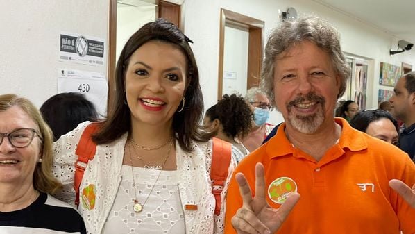 Candidato votou no Centro Educacional Leonardo da Vinci, em Vitória, e estava acompanhado da candidata a vice-governadora Camila Domingues