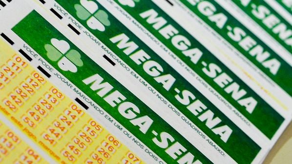 Houve 29 apostas que acertaram cinco números e cada uma receberá R$ 62.629,59. Também foram 2.724 apostas que tiveram quatro acertos e cada uma levará R$ 952,51