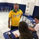 Imagem - Carlos Manato vota em Vitória: "Acredito que vai dar segundo turno"
