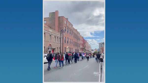 Brasileiros votando em Dublin, capital da Irlanda