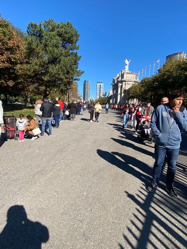 Dia de votação lota Beanfield Centre, em Toronto.