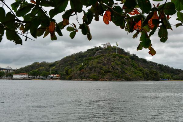 Semana começa com tempo encoberto na Grande Vitória por Fernando Madeira