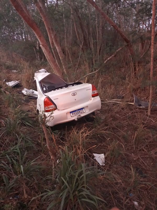 Tia e sobrinho morrem em acidente após carro bater em árvore em Aracruz por Leitor | A Gazeta