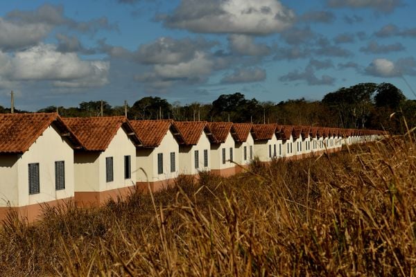 Casas do condomínio Mata do Cacau do programa Minha Casa Minha Vida em Linhares por Fernando Madeira