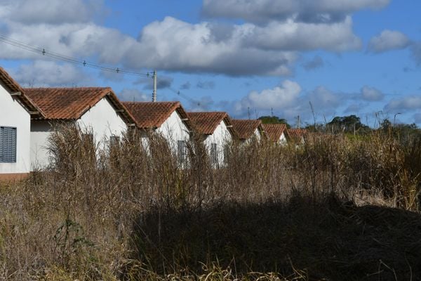 Casas do condomínio Mata do Cacau do programa Minha Casa Minha Vida em Linhares por Fernando Madeira