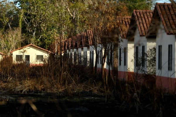 Casas do condomínio Mata do Cacau do programa Minha Casa Minha Vida em Linhares por Fernando Madeira