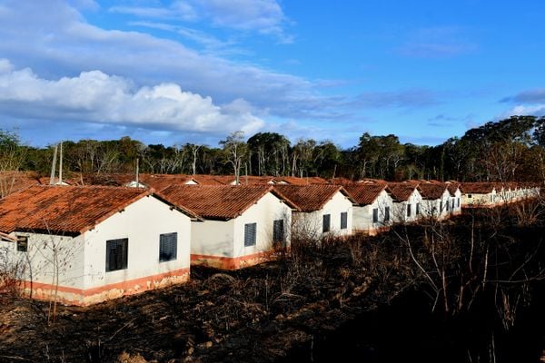 Casas do condomínio Mata do Cacau do programa Minha Casa Minha Vida em Linhares por Fernando Madeira
